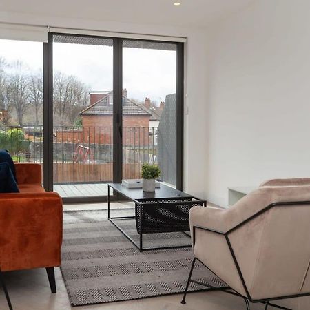 Modern 2 Bedroom Apartment In Wimbledon London Eksteriør bilde