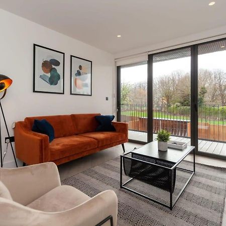 Modern 2 Bedroom Apartment In Wimbledon London Eksteriør bilde