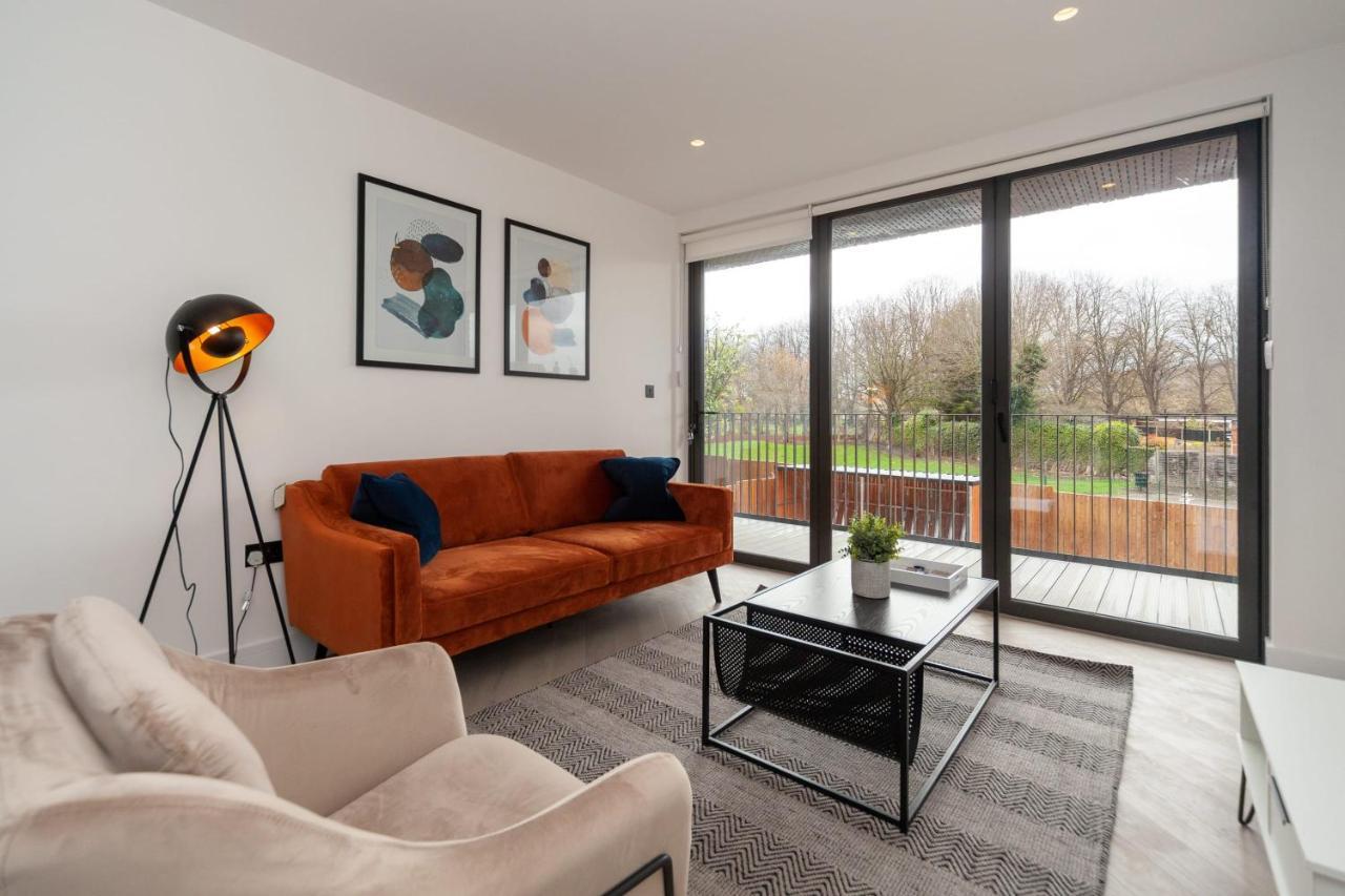 Modern 2 Bedroom Apartment In Wimbledon London Eksteriør bilde