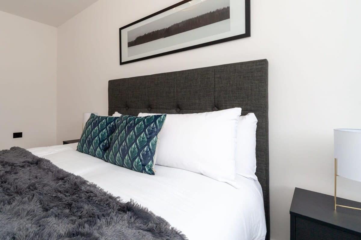 Modern 2 Bedroom Apartment In Wimbledon London Eksteriør bilde